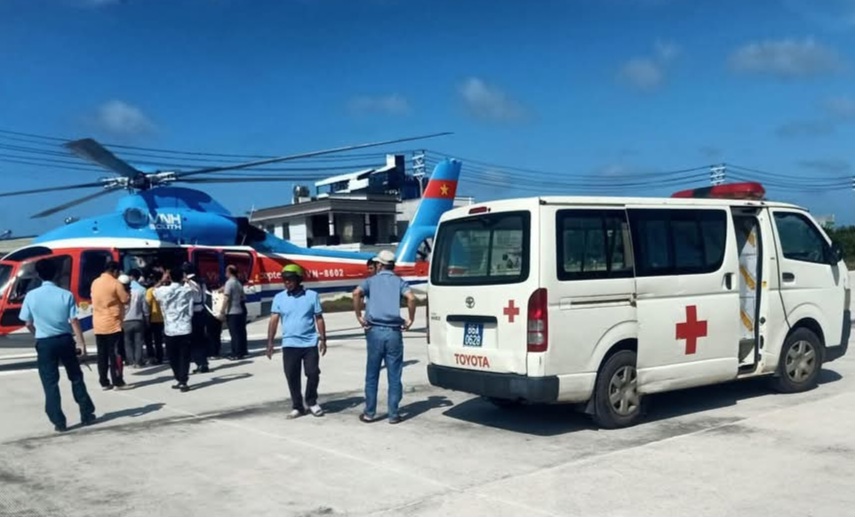 Thực hư chuyến bay chuyển viện từ Phú Quý vào đất liền giá gần nửa tỉ đồng - Ảnh 1.