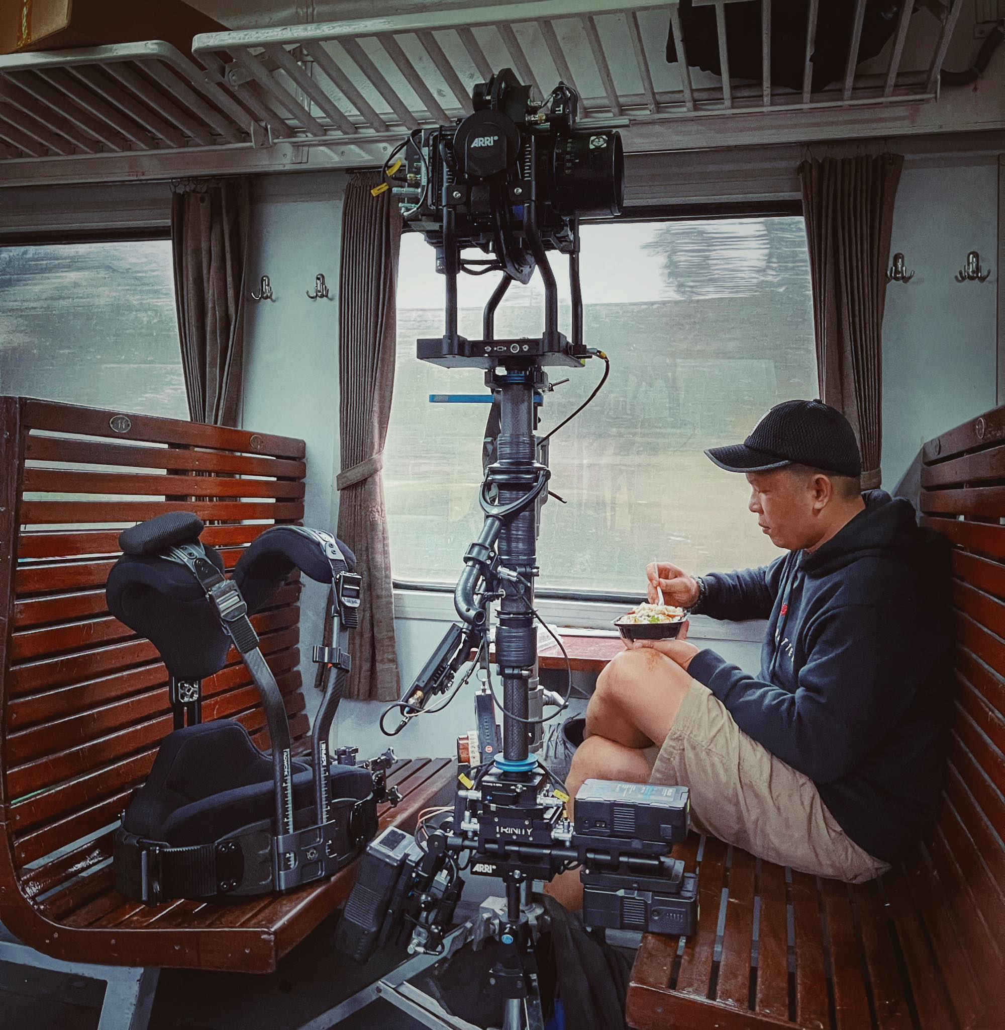 Steadihan Lê Bảo Hân lên tiếng vụ tuyển trợ lý đạo diễn Quang Dũng: Tôi từng làm không lương, chờ 6h sáng đến 4h30 chiều- Ảnh 3.