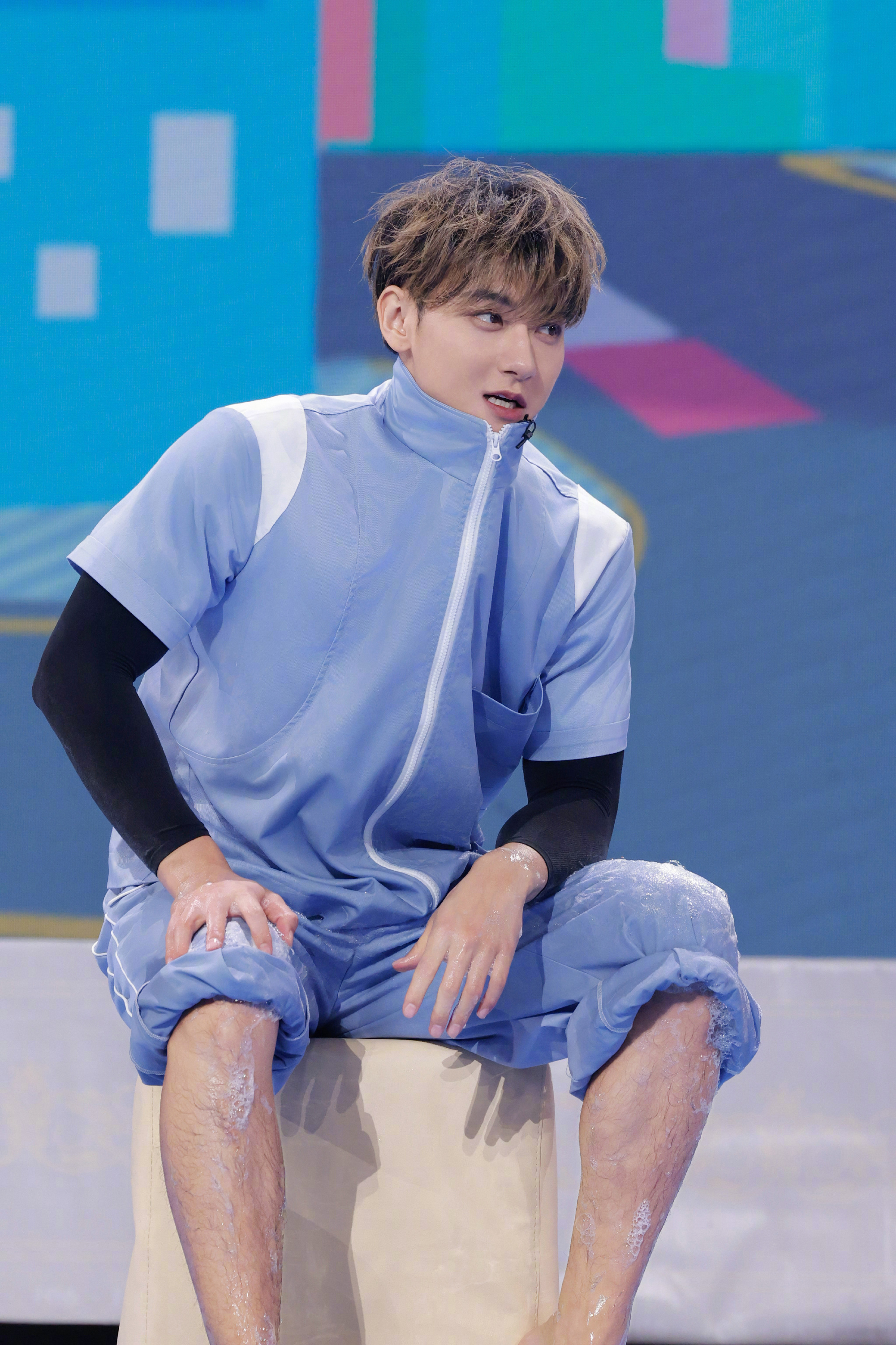 "Chủ tịch hot nhất showbiz" bị xuất huyết não do cục máu đông, phải phẫu thuật khẩn giữ mạng: Chuyên gia hé lộ nguyên nhân người trẻ đột quỵ ngày càng nhiều- Ảnh 1.