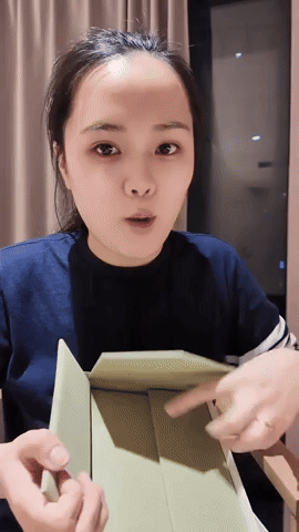 Duy Mạnh chi mạnh tay mừng sinh nhật vợ: Tặng vòng cổ 300 triệu, tôn lên khí chất tiểu thư Hà thành- Ảnh 1.