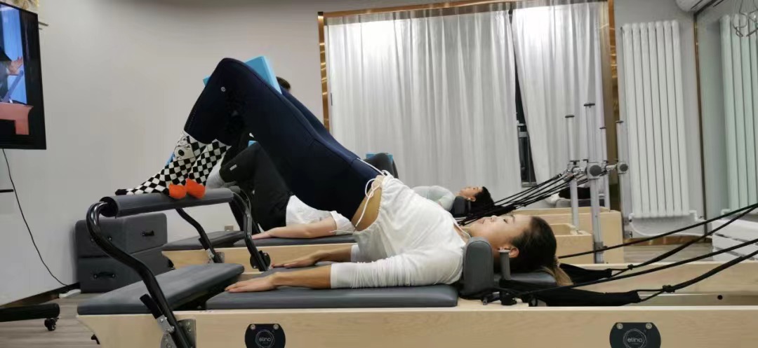 "Chủ tịch hot nhất showbiz" bị xuất huyết não do cục máu đông, phải phẫu thuật khẩn giữ mạng: Chuyên gia hé lộ nguyên nhân người trẻ đột quỵ ngày càng nhiều- Ảnh 3.