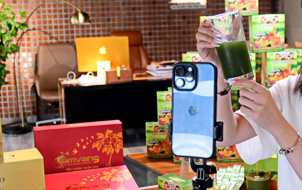 Nghịch lý thương mại điện tử Việt Nam: Thị trường càng lớn, “đất diễn” càng hẹp- Ảnh 4.