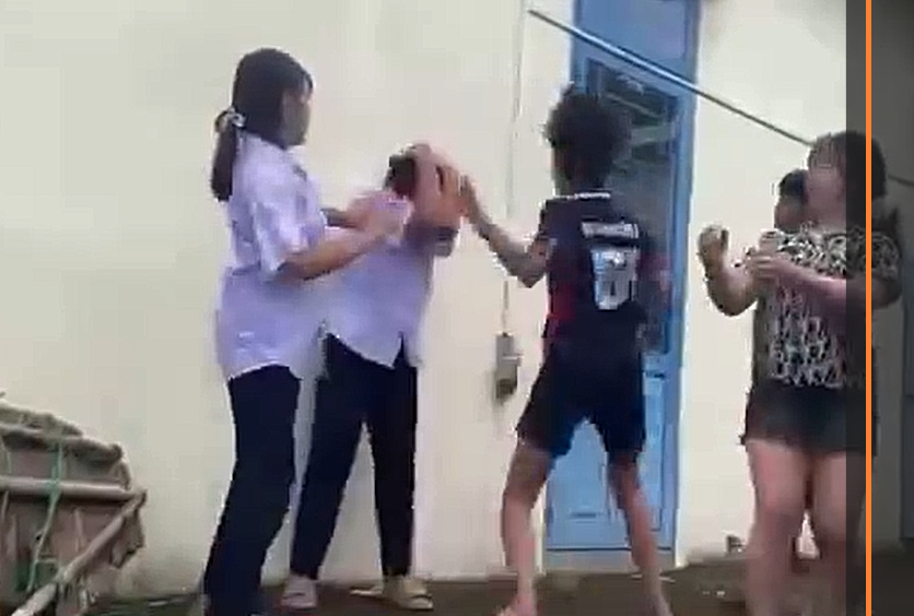 Nữ sinh bị đánh hội đồng ở Đà Nẵng: Hiệu trưởng nói gì? - Ảnh 2.