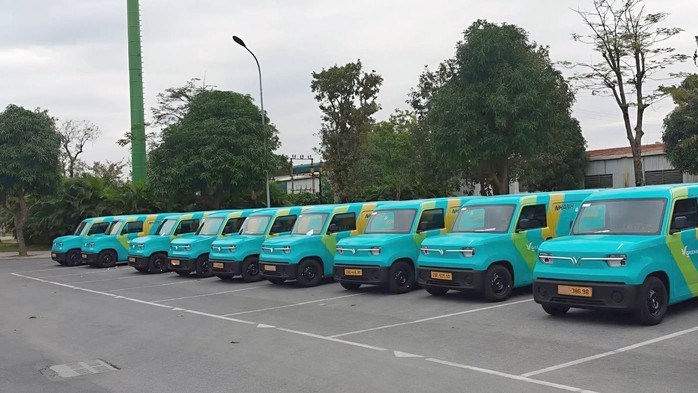 Công ty của ông Phạm Nhật Vượng mở dịch vụ vận tải nội đô, giá cước từ 110.000 đồng- Ảnh 1.