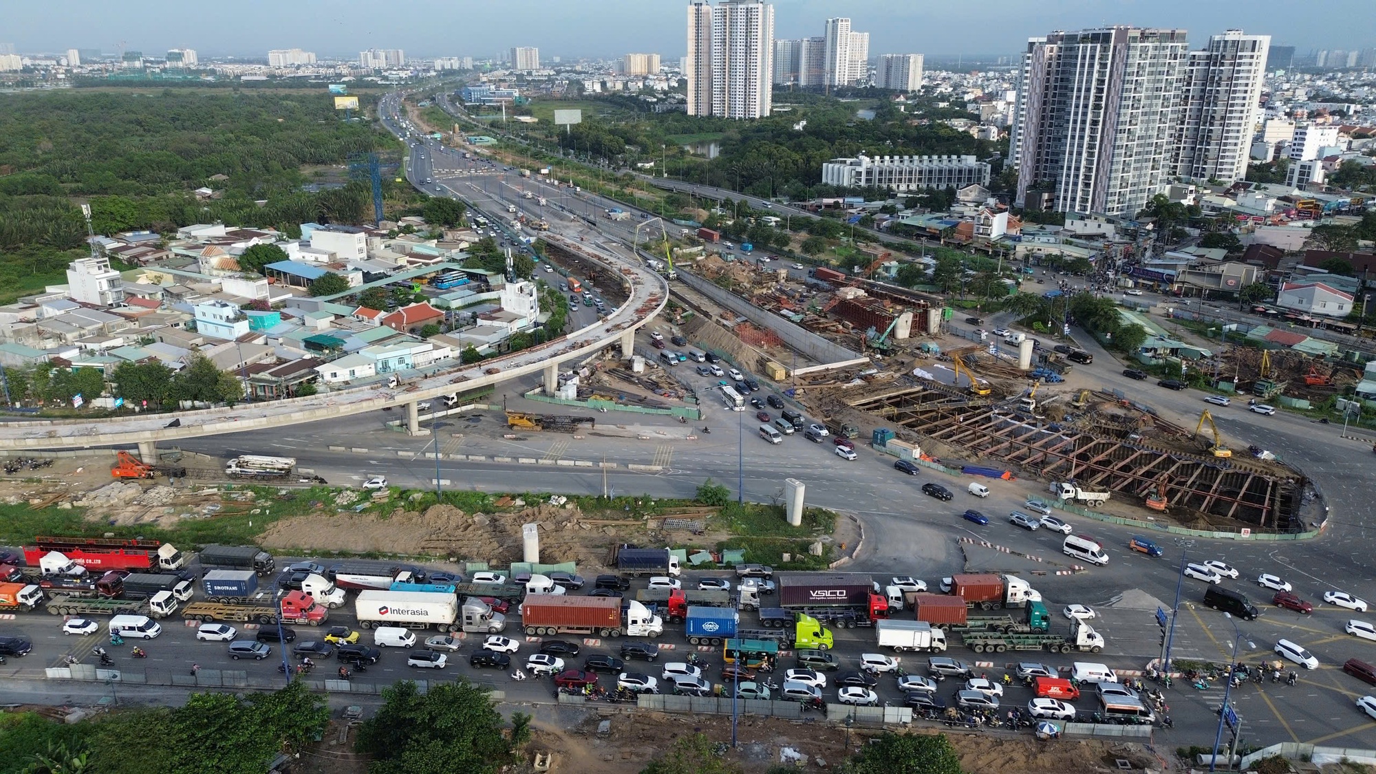 Nhánh cầu nối trực tiếp cao tốc tại An Phú đã đạt 95% sản lượng - Ảnh 10.