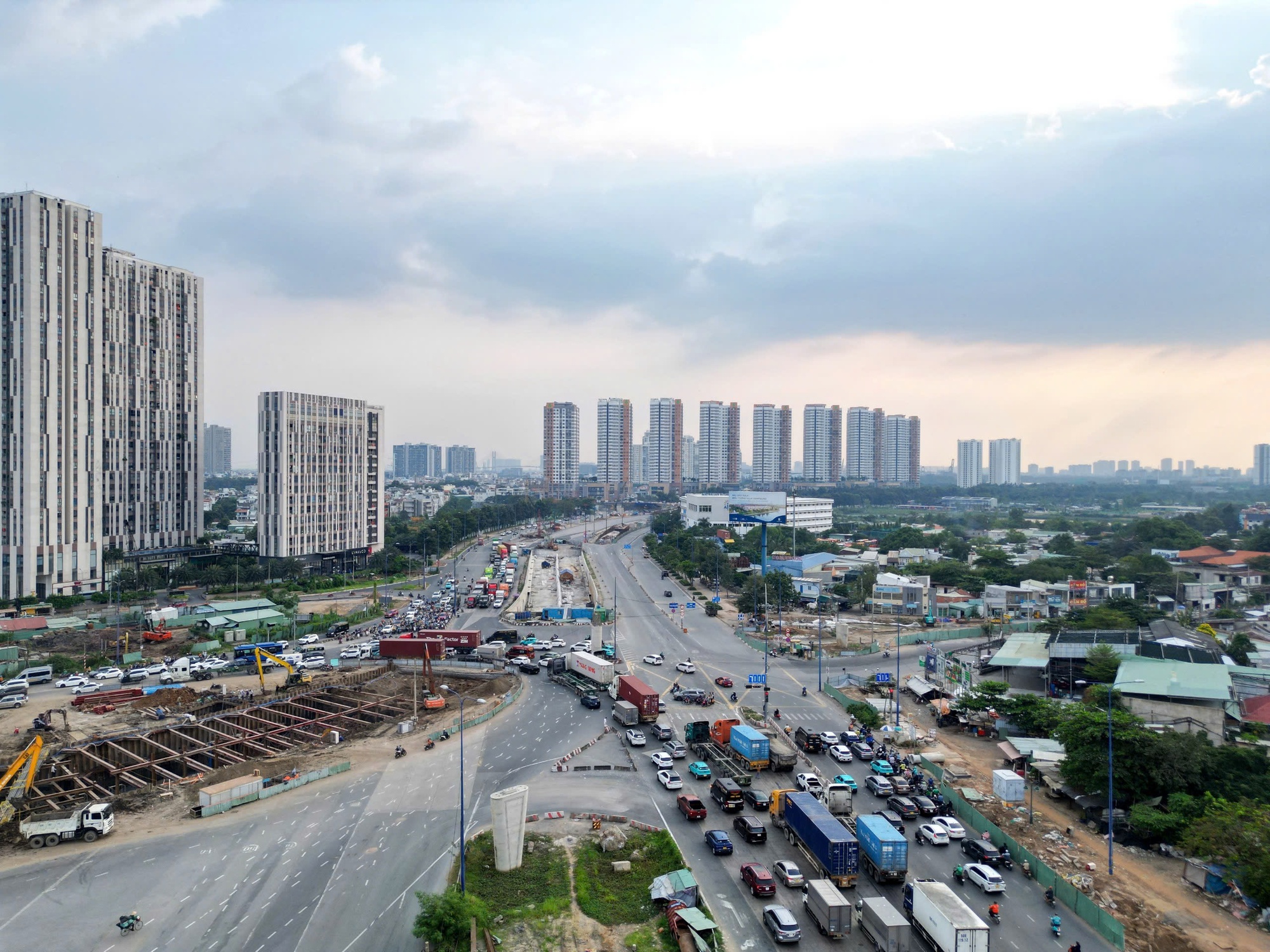 Nhánh cầu nối trực tiếp cao tốc tại An Phú đã đạt 95% sản lượng - Ảnh 3.