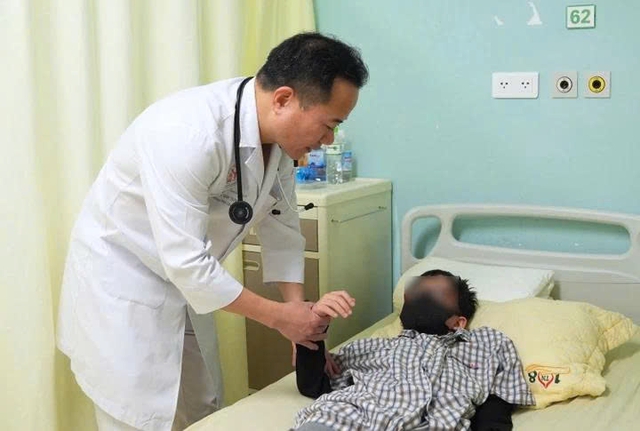 Đột quỵ mùa lạnh: Nỗi ám ảnh "tàn phá mạch máu", chỉ chậm vài phút cũng có thể mất cả cuộc đời - Ảnh 3.