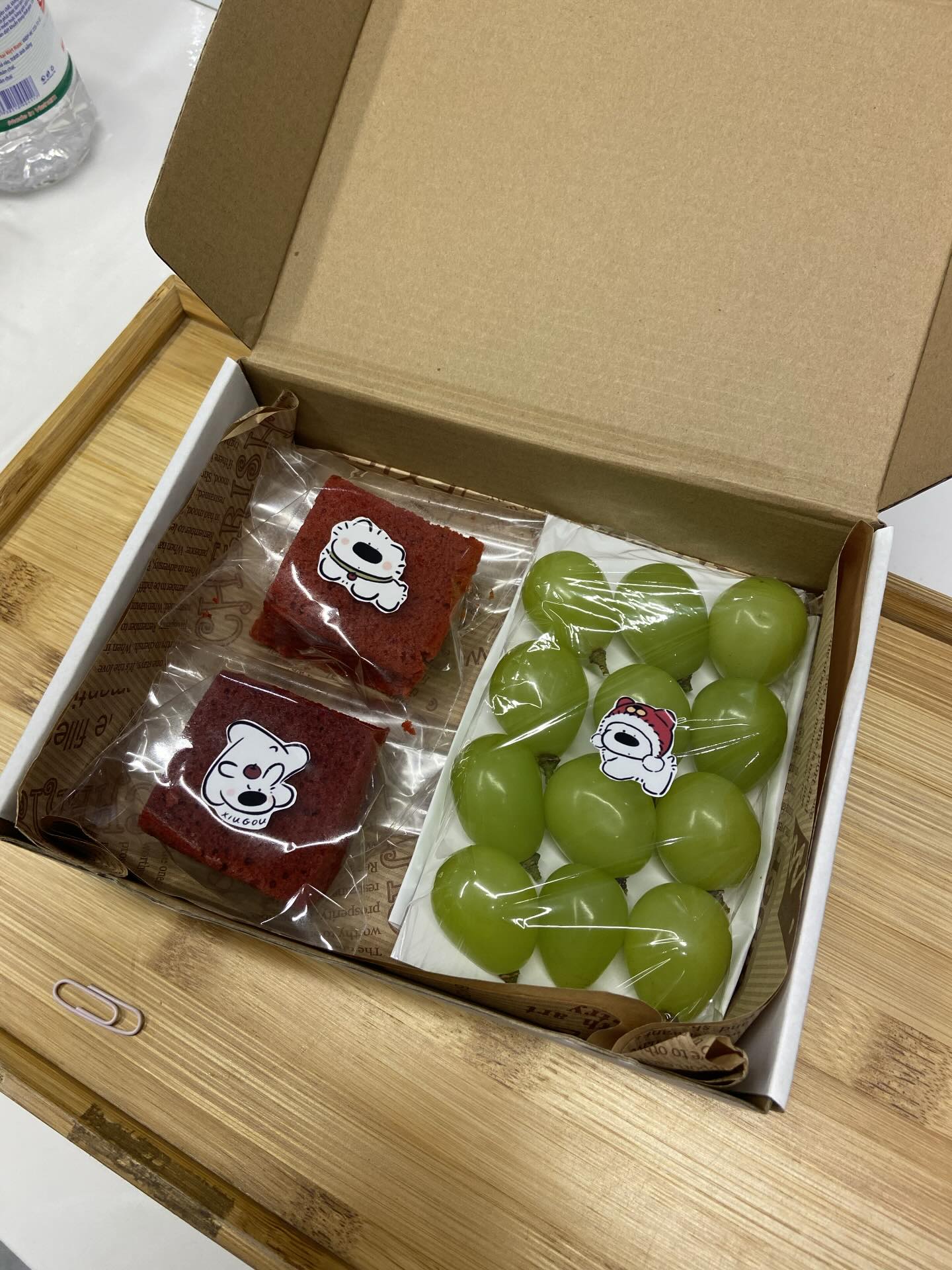 Cảnh tượng lạ trong siêu thị sát Tết dương: Tất cả là tại trend "ăn 12 quả nho"! - Ảnh 5. Cảnh tượng lạ trong siêu thị sát Tết dương: Tất cả là tại trend "ăn 12 quả nho"! - Ảnh 5.