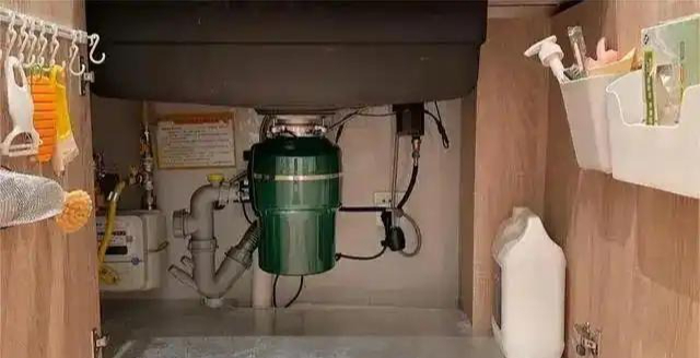 3 sản phẩm quảng cáo tận mây xanh, mua về dùng chỉ muốn khóc ra "tiếng Mán" - Ảnh 1.