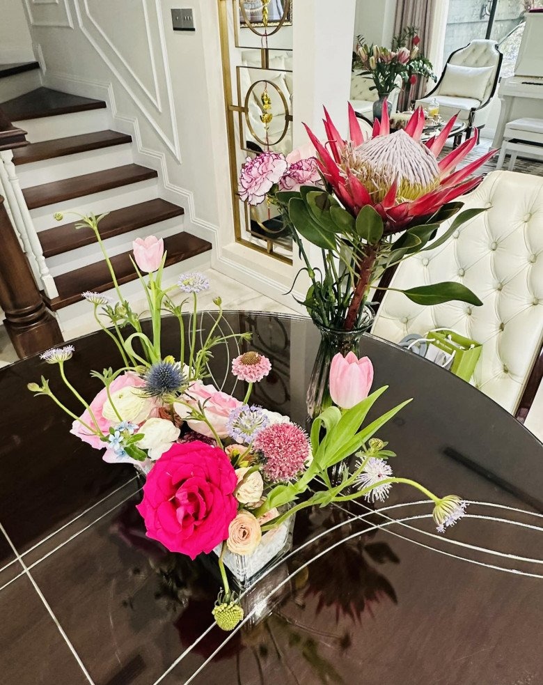 Nữ nghệ sĩ tái hôn với đại gia, được "chiều như trứng mỏng", sống sang chảnh trong biệt thự 200m² - Ảnh 17. Nữ nghệ sĩ tái hôn với đại gia, được "chiều như trứng mỏng", sống sang chảnh trong biệt thự 200m² - Ảnh 17.