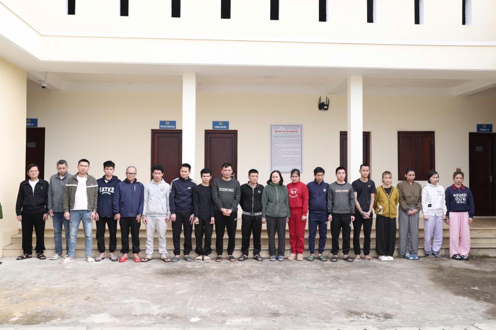 Triệt phá đường dây lừa đảo xuyên quốc gia do người Việt Nam cầm đầu - Ảnh 1.