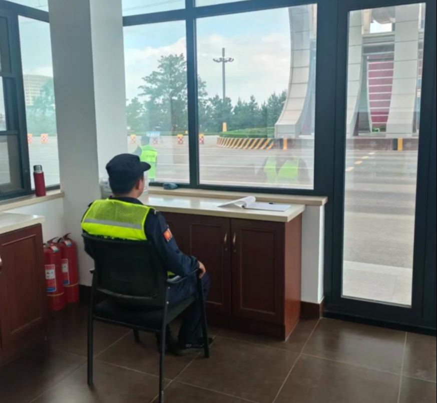 Dự đoán nghề HOT năm 2026: Vì sao bảo vệ lương 15 triệu/ tháng được "săn đón"? - Ảnh 6. Dự đoán nghề HOT năm 2026: Vì sao bảo vệ lương 15 triệu/ tháng được "săn đón"? - Ảnh 6.