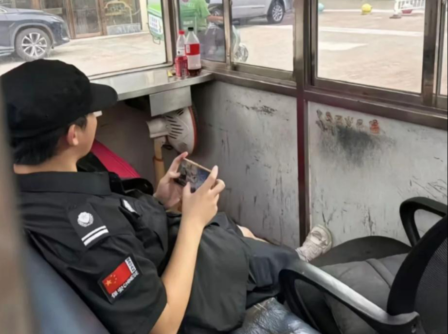 Dự đoán nghề HOT năm 2026: Vì sao bảo vệ lương 15 triệu/ tháng được "săn đón"? - Ảnh 5. Dự đoán nghề HOT năm 2026: Vì sao bảo vệ lương 15 triệu/ tháng được "săn đón"? - Ảnh 5.