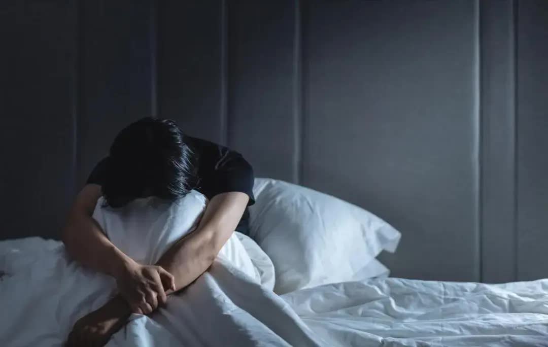 Thường xuyên thức dậy sớm có thể là dấu hiệu của 4 bệnh! Vậy mấy giờ được coi là thức dậy sớm?- Ảnh 1.