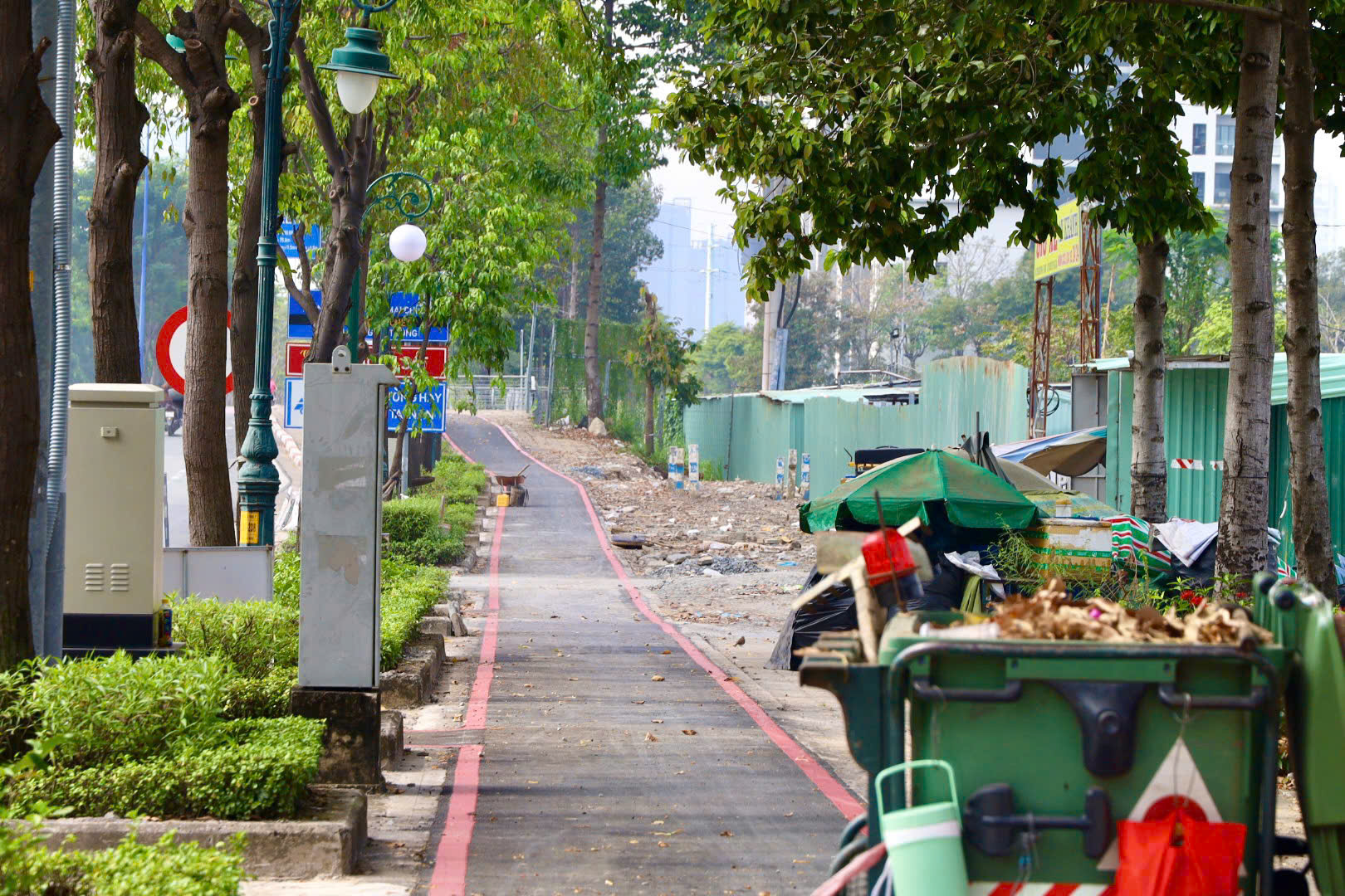 Làn xe đạp trên đường Mai Chí Thọ hoàn thành, xe máy cần tránh nếu không muốn bị phạt - Ảnh 13.
