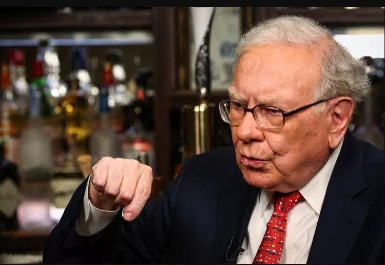 Tại sao Warren Buffett ngừng tặng 10.000 USD tiền mặt làm quà giáng sinh cho gia đình?- Ảnh 1.