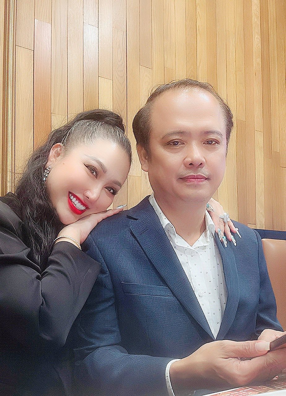 Mẹ đơn thân Vbiz là phó viện trưởng, sống hạnh phúc với bạn trai đại gia U60- Ảnh 5.