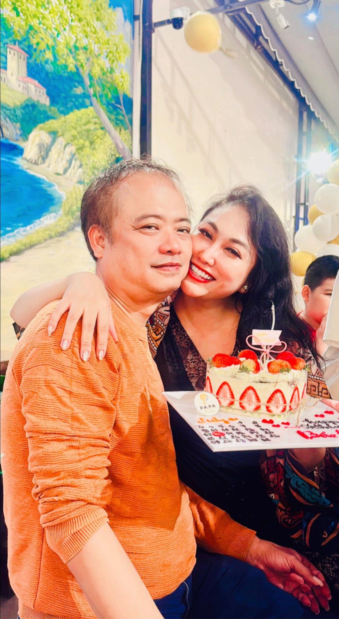 Mẹ đơn thân Vbiz là phó viện trưởng, sống hạnh phúc với bạn trai đại gia U60- Ảnh 3.