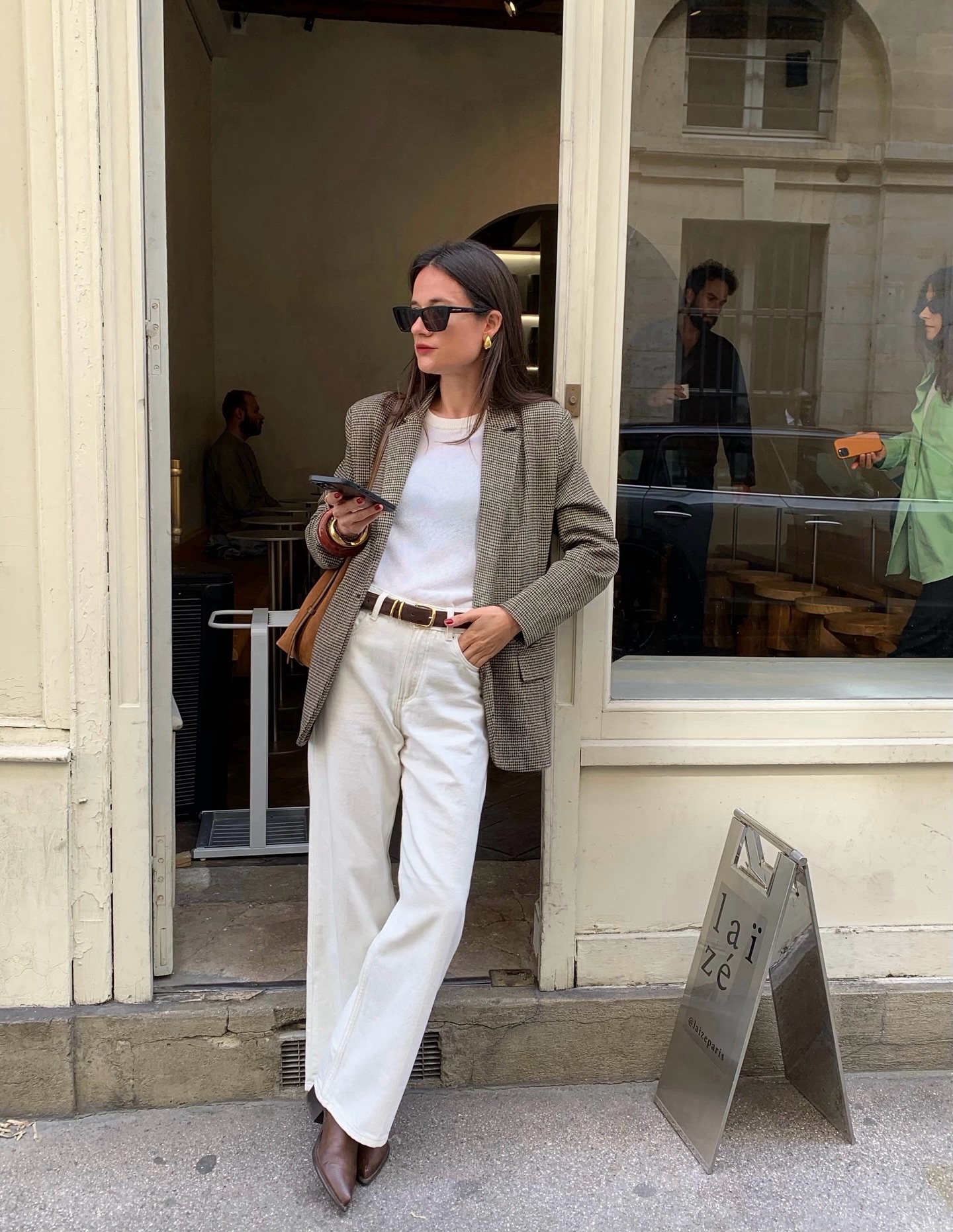 Phụ nữ Pháp diện đồ mùa đông rất sang trọng mà không cần cố, tất cả là nhờ 4 kiểu áo khoác basic- Ảnh 1. Phụ nữ Pháp diện đồ mùa đông rất sang trọng mà không cần cố, tất cả là nhờ 4 kiểu áo khoác basic- Ảnh 1.