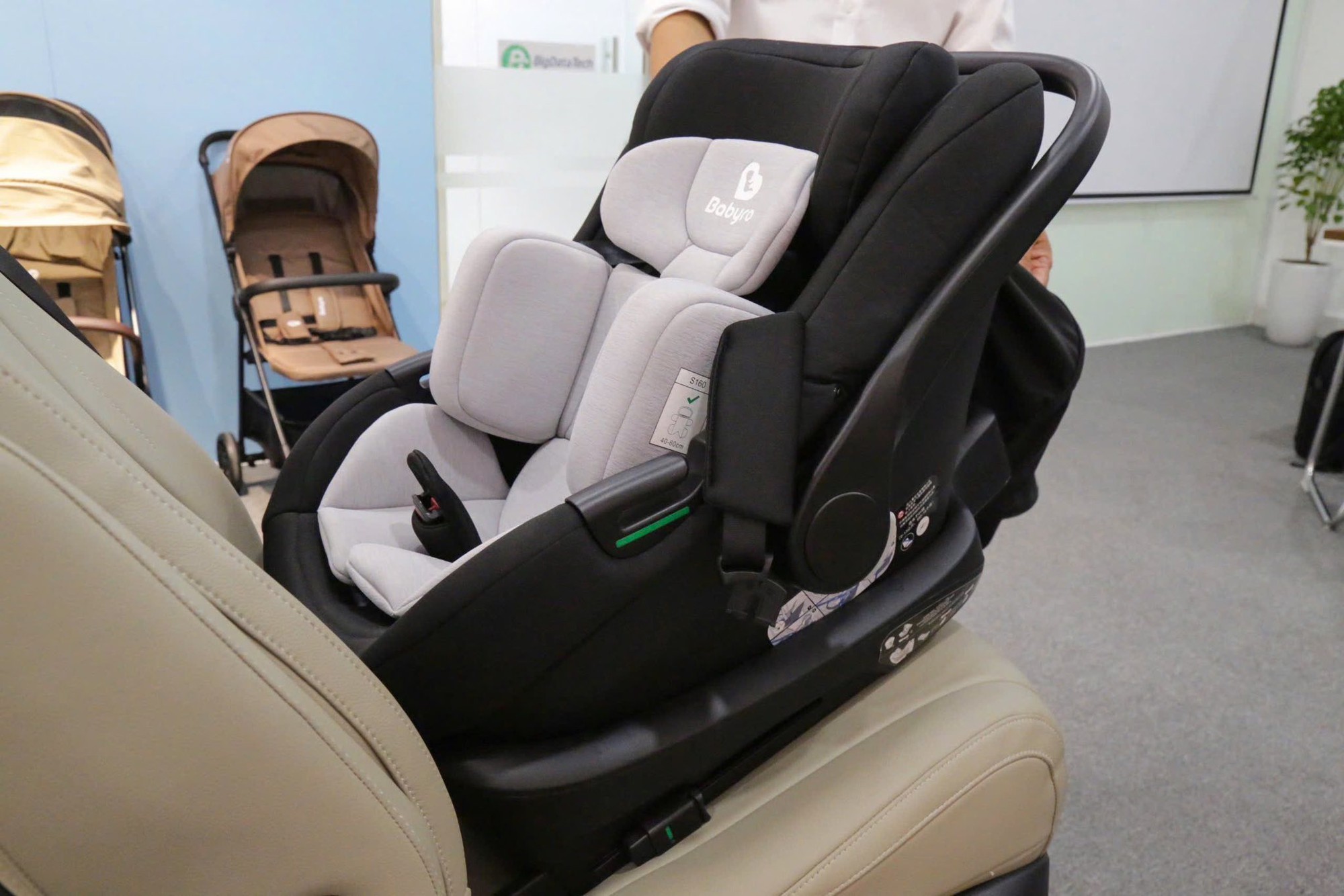 Cục CSGT thông báo thay đổi quy định liên quan đến ghế trẻ em trên ô tô- Ảnh 2. Cục CSGT thông báo thay đổi quy định liên quan đến ghế trẻ em trên ô tô- Ảnh 2.