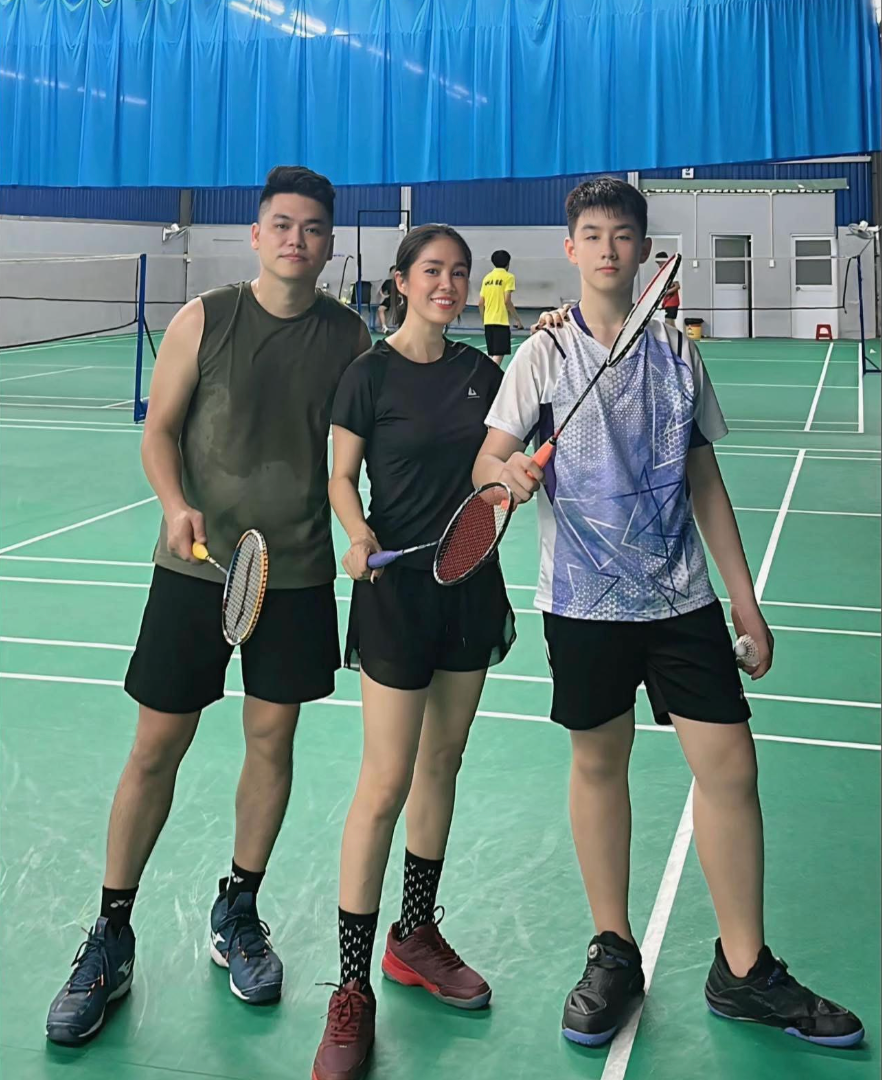 Quý tử nhà Lê Phương mới 13 tuổi đã cao 1m81, rất chăm chơi một môn thể thao cùng bố mẹ- Ảnh 10.