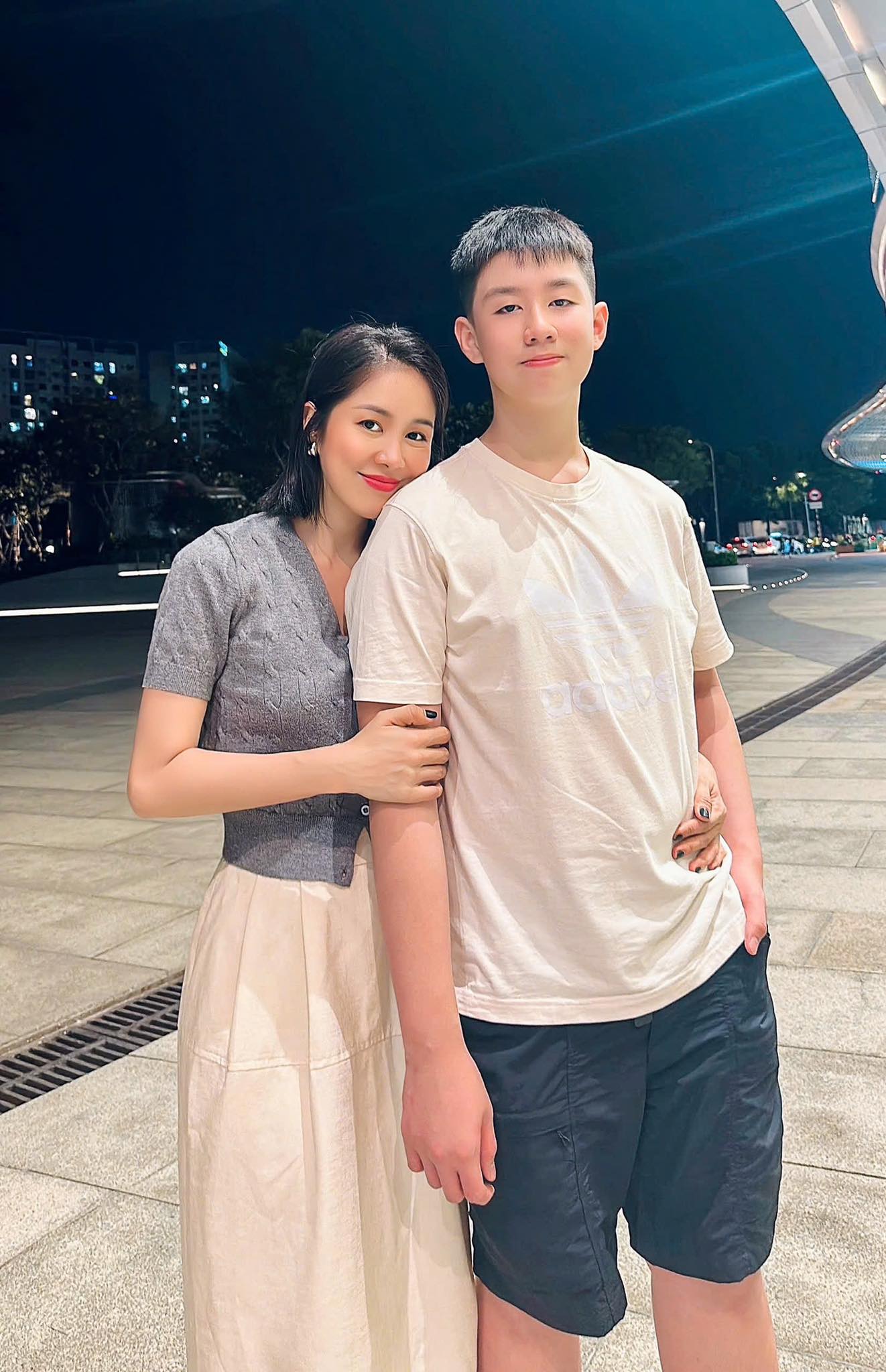 Quý tử nhà Lê Phương mới 13 tuổi đã cao 1m81, rất chăm chơi một môn thể thao cùng bố mẹ- Ảnh 5.