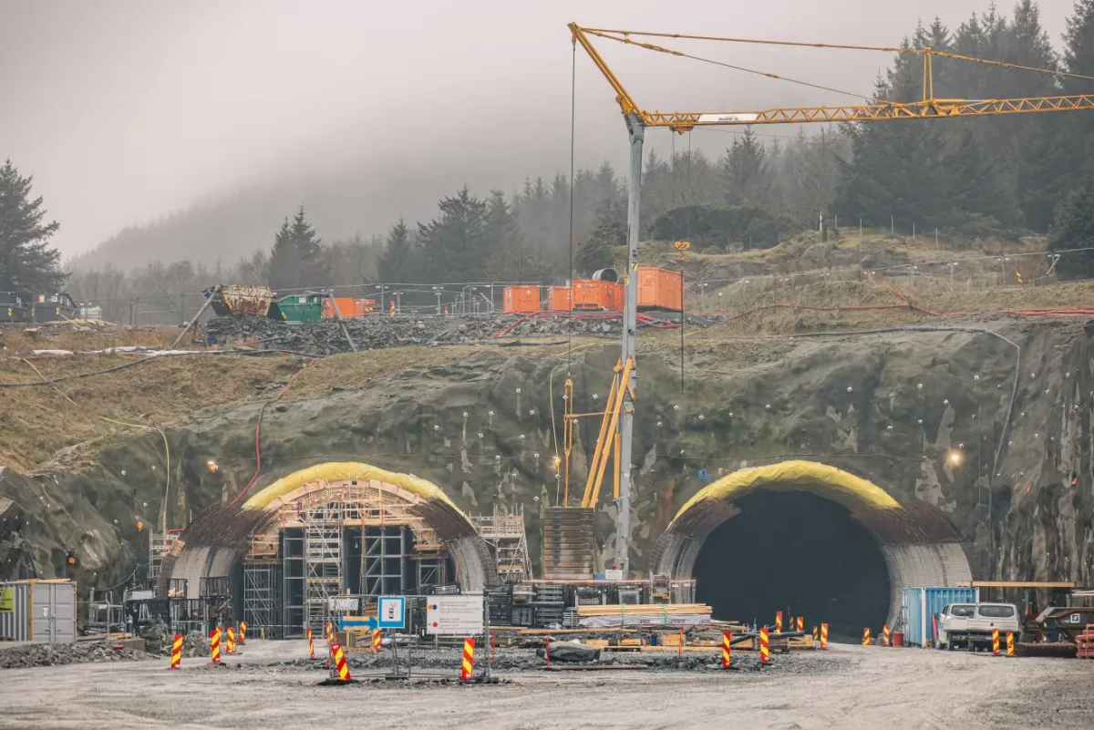 Đẩy nhanh xây dựng đường hầm giao thông dưới biển dài và sâu nhất thế giới- Ảnh 2. Đẩy nhanh xây dựng đường hầm giao thông dưới biển dài và sâu nhất thế giới- Ảnh 2.