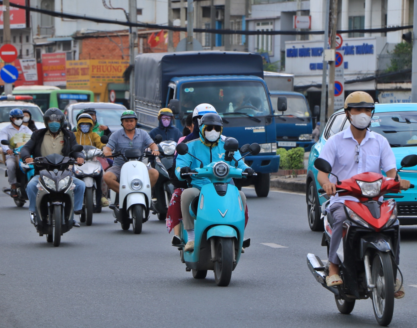 4 nhóm xe xăng tại TP.HCM sẽ chuyển sang xe điện trước năm 2030- Ảnh 3. 4 nhóm xe xăng tại TP.HCM sẽ chuyển sang xe điện trước năm 2030- Ảnh 3.