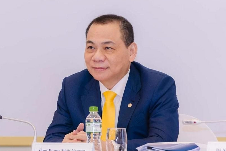 Dấu ấn 2025: Ông Phạm Nhật Vượng chi 28.000 tỷ để VinFast ‘không có kế hoạch B’, ông Trần Đình Long tung tiếp ‘quả đấm thép’, ông Nguyễn Đức Tài xong nhiệm vụ- Ảnh 3.
