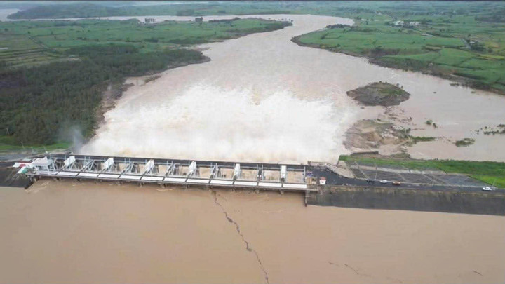 Cận cảnh thủy điện Sông Ba Hạ - nơi vừa có mức xả lũ 'chưa từng có'- Ảnh 6.