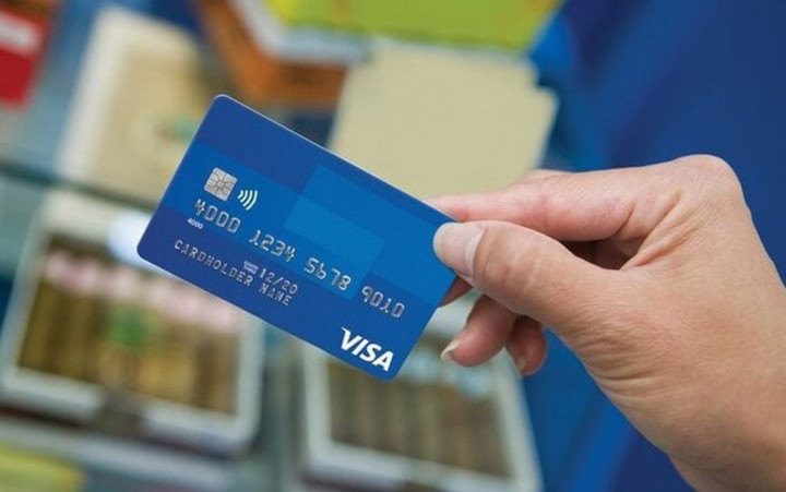 Thu phí tài khoản có số dư dưới 500.000 đồng/tháng: Ngân hàng nguy cơ mất khách?- Ảnh 1.