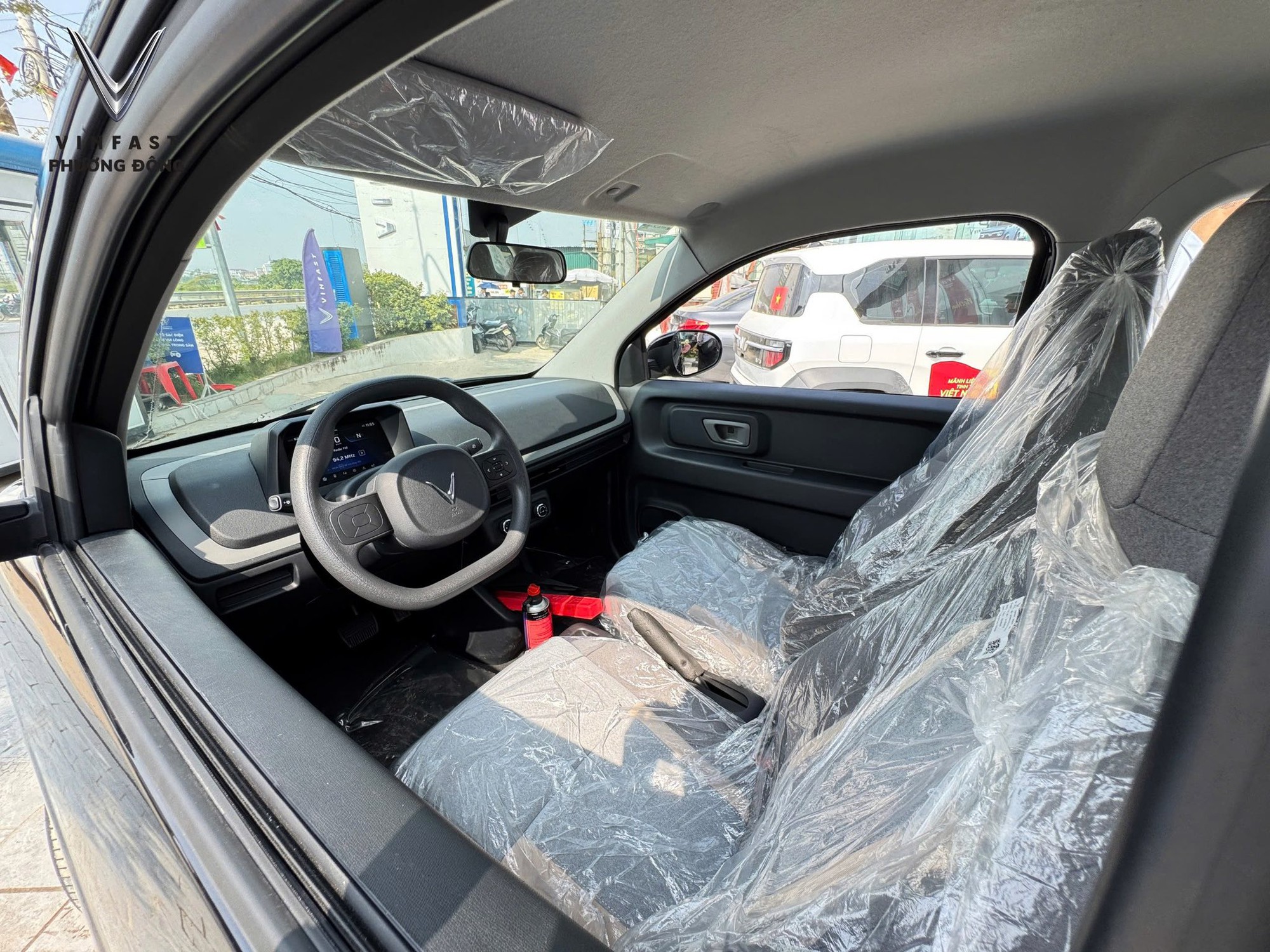 VinFast Minio Green về đại lý: Sẵn sàng giao khách ngay tháng này, chạy 210km/sạc, nhiều chi tiết như VF 3- Ảnh 10. VinFast Minio Green về đại lý: Sẵn sàng giao khách ngay tháng này, chạy 210km/sạc, nhiều chi tiết như VF 3- Ảnh 10.