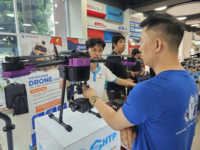 TPHCM sẽ thử nghiệm ô tô bay, UAV giao hàng: Doanh nghiệp lo vướng pháp lý, vùng cấm bay- Ảnh 1.