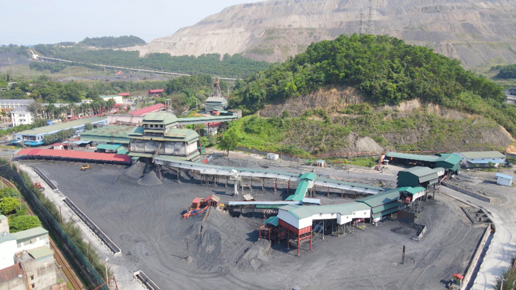 Bất chấp muôn vàn khó khăn, doanh nghiệp hơn 40 năm tuổi tạo kỳ tích chưa từng có trong lịch sử- Ảnh 1.