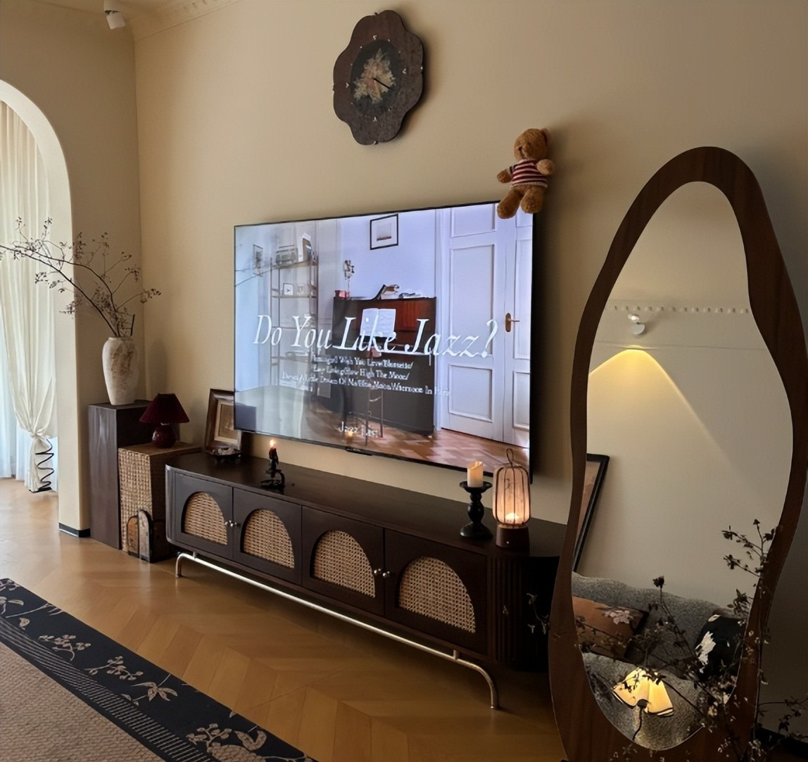 Ông bà dặn từ lâu: 5 thứ không nên đặt trong phòng khách - Giờ ngẫm mới thấy ĐÚNG- Ảnh 1.