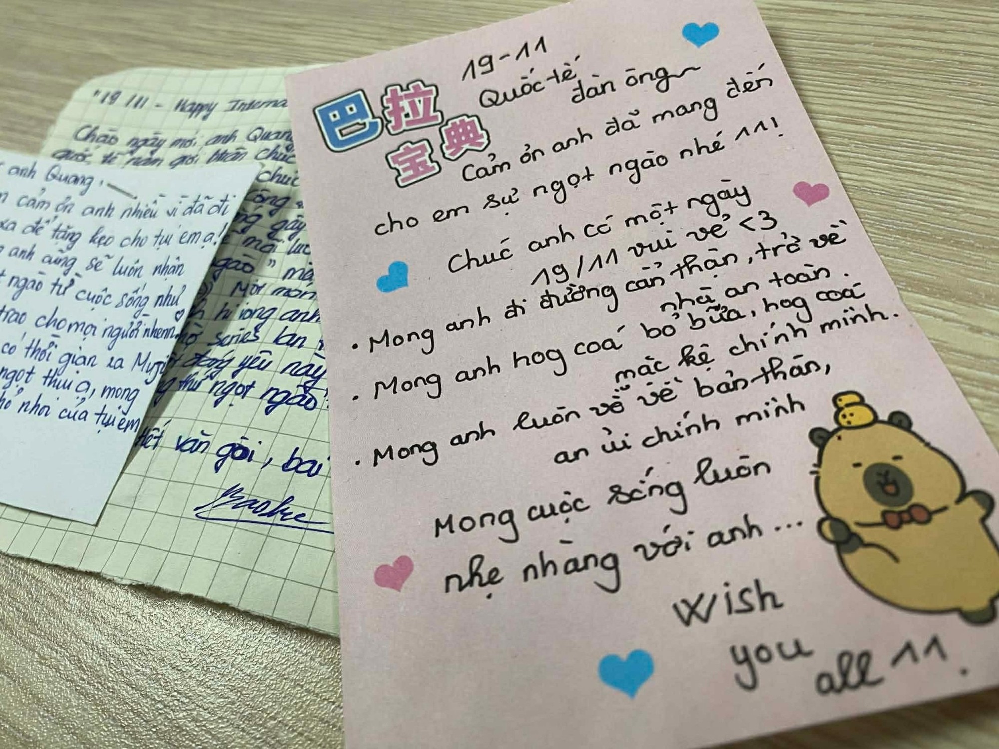 Chàng trai đi quanh trường đại học tặng kẹo cho người lạ chỉ vì một lý do- Ảnh 4.