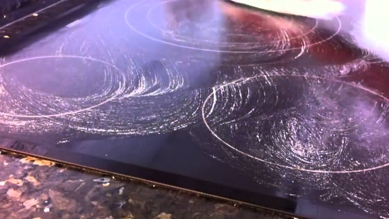 Mẹo pha nước rửa bát + baking soda để tẩy vết khét trên bếp: Nghe hay nhưng sai bét, càng làm càng xước- Ảnh 2. Mẹo pha nước rửa bát + baking soda để tẩy vết khét trên bếp: Nghe hay nhưng sai bét, càng làm càng xước- Ảnh 2.