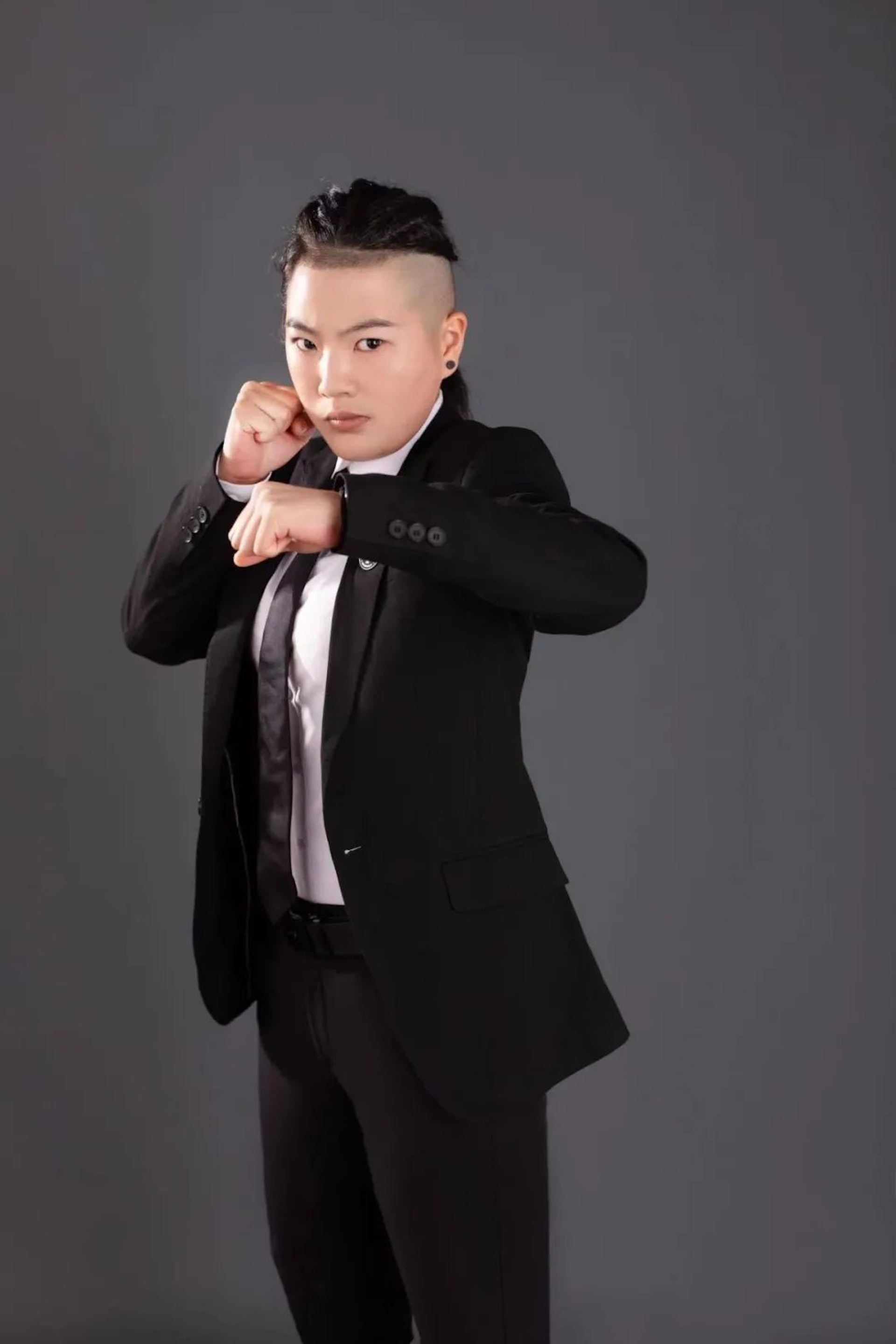 Nữ cảnh sát đặc cảnh rời ngành về làm vệ sĩ cho tài phiệt, 25 tuổi lương 90 triệu/ tháng- Ảnh 1.