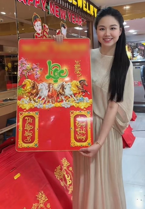 Bán sầu riêng có thiếu gia bán vàng vào "cua": Mỹ nhân Hà Nội cưới "cả nước" xem, giờ mở mắt là thấy vàng - Ảnh 5.