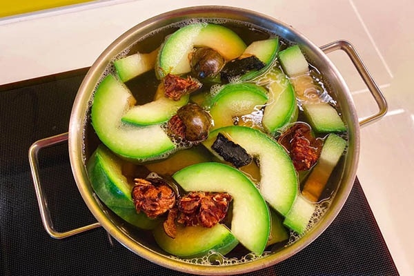 Sau khi uống nước luộc quả này trong 15 ngày tôi giảm 5kg, da và chân săn chắc: Nó đầy chợ Việt quanh năm, giá lại rẻ hều- Ảnh 1.