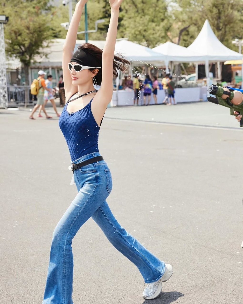 Hoàng hậu 46 tuổi vẫn trẻ đẹp, dáng eo ót nhờ đâu?- Ảnh 6.