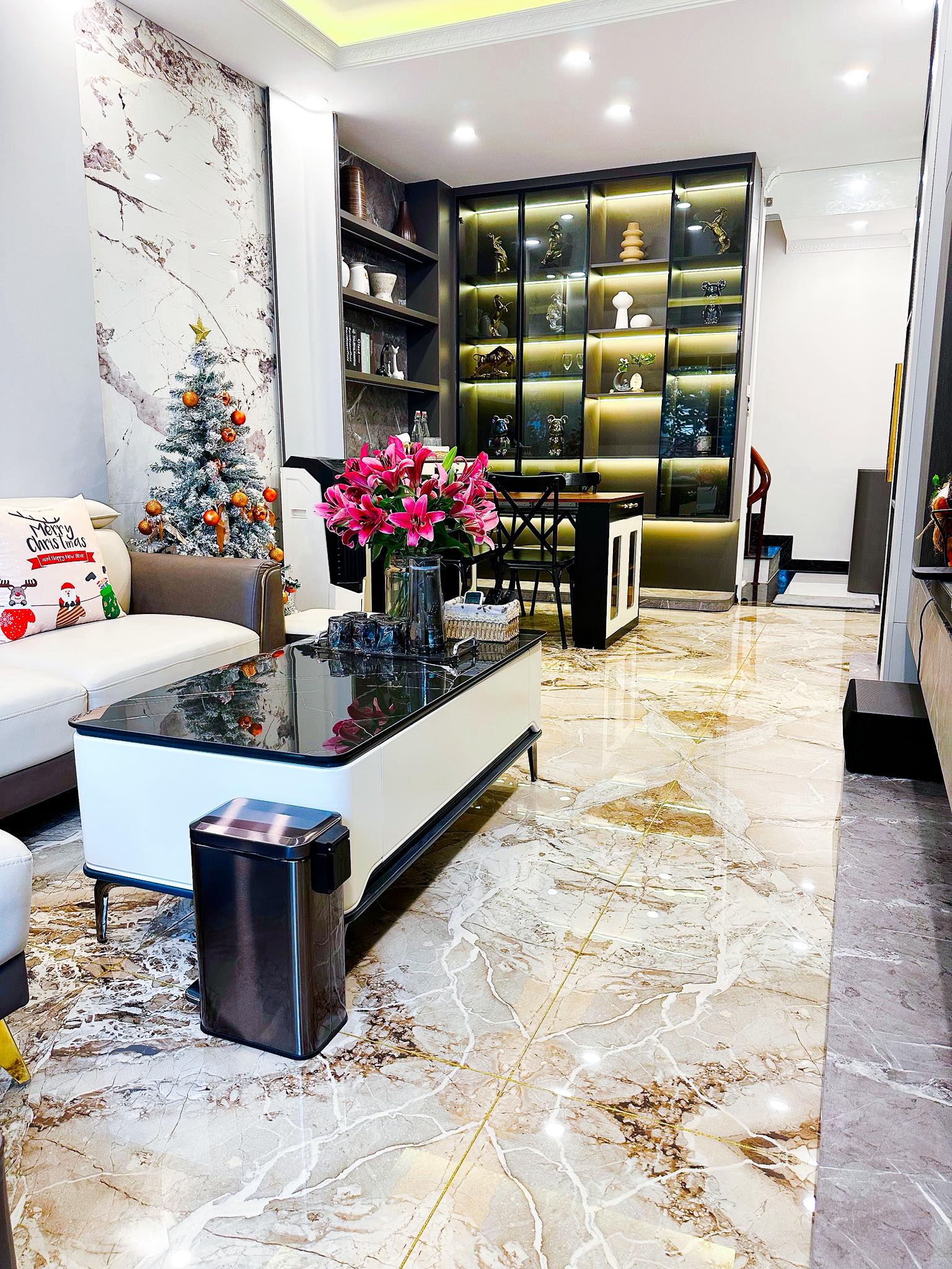 Mẹo dọn nhà "cuốn chiếu" chỉ 45 phút cho 6 tầng nhà của vợ đảm Hà Nội: Nhà thơm lừng, sạch từng ngóc ngách - Ảnh 15.