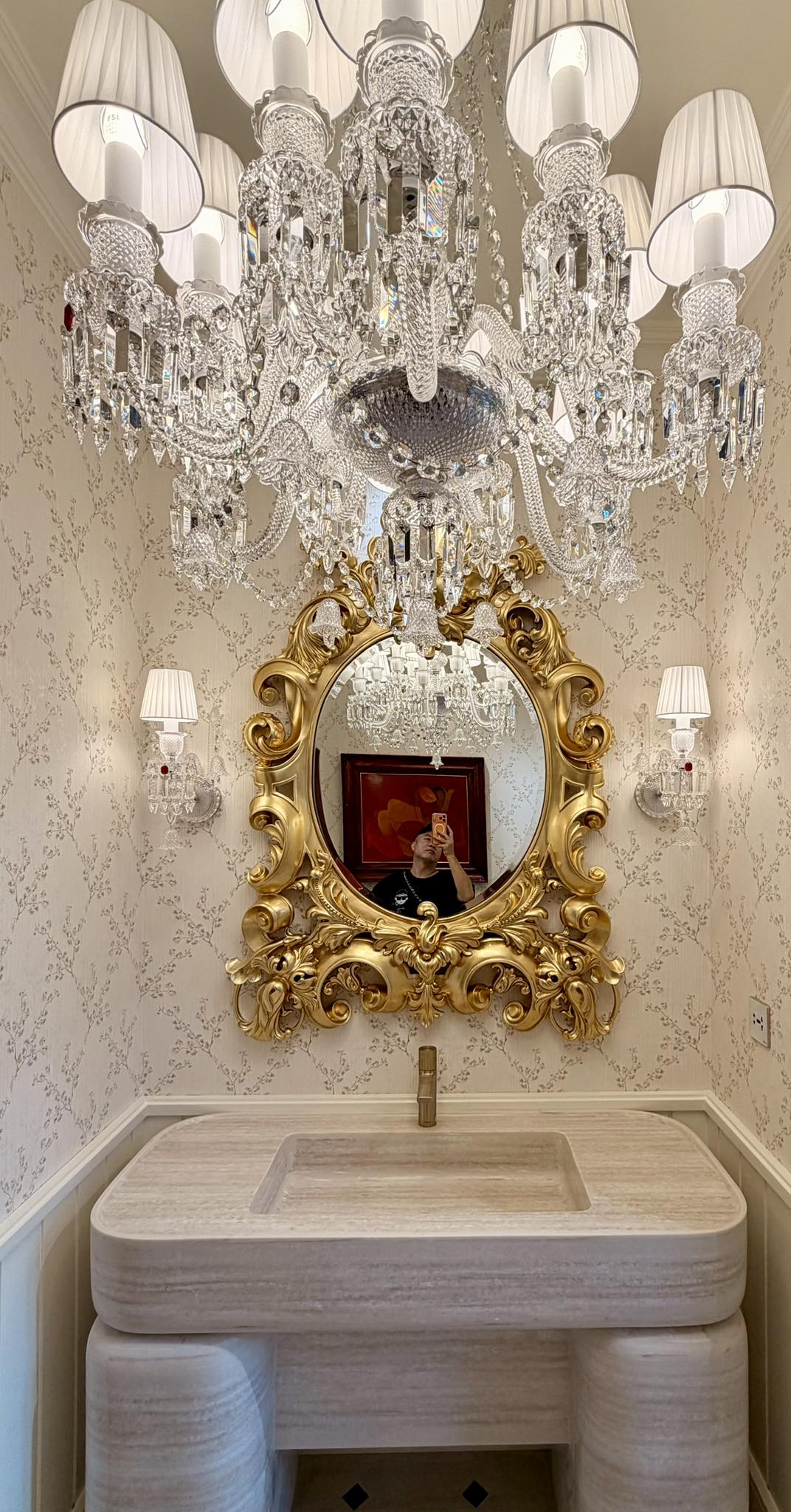 Nhân vật đình đám showbiz khoe biệt thự 2000m2 ở TP.HCM khi bị đồn nghèo, phải livestream mưu sinh- Ảnh 5.