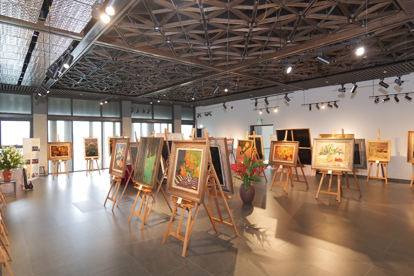 Nốt Vàng Son – Khi nghệ thuật sơn mài ngân vang giữa Đô thị xanh Anlac Green Symphony - Ảnh 1.