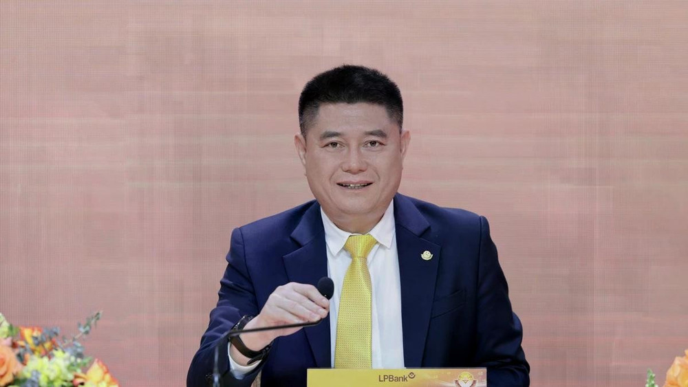 Ông Nguyễn Đức Thụy giảm sở hữu tại LPBank xuống dưới 1% - Ảnh 1.