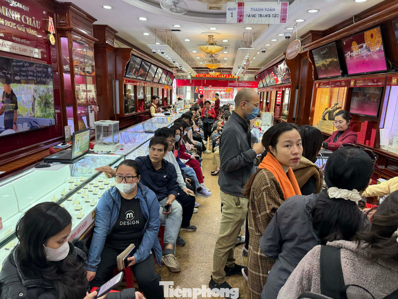 Giá vàng SJC giảm rất mạnh, thông báo bất ngờ từ một doanh nghiệp- Ảnh 1.