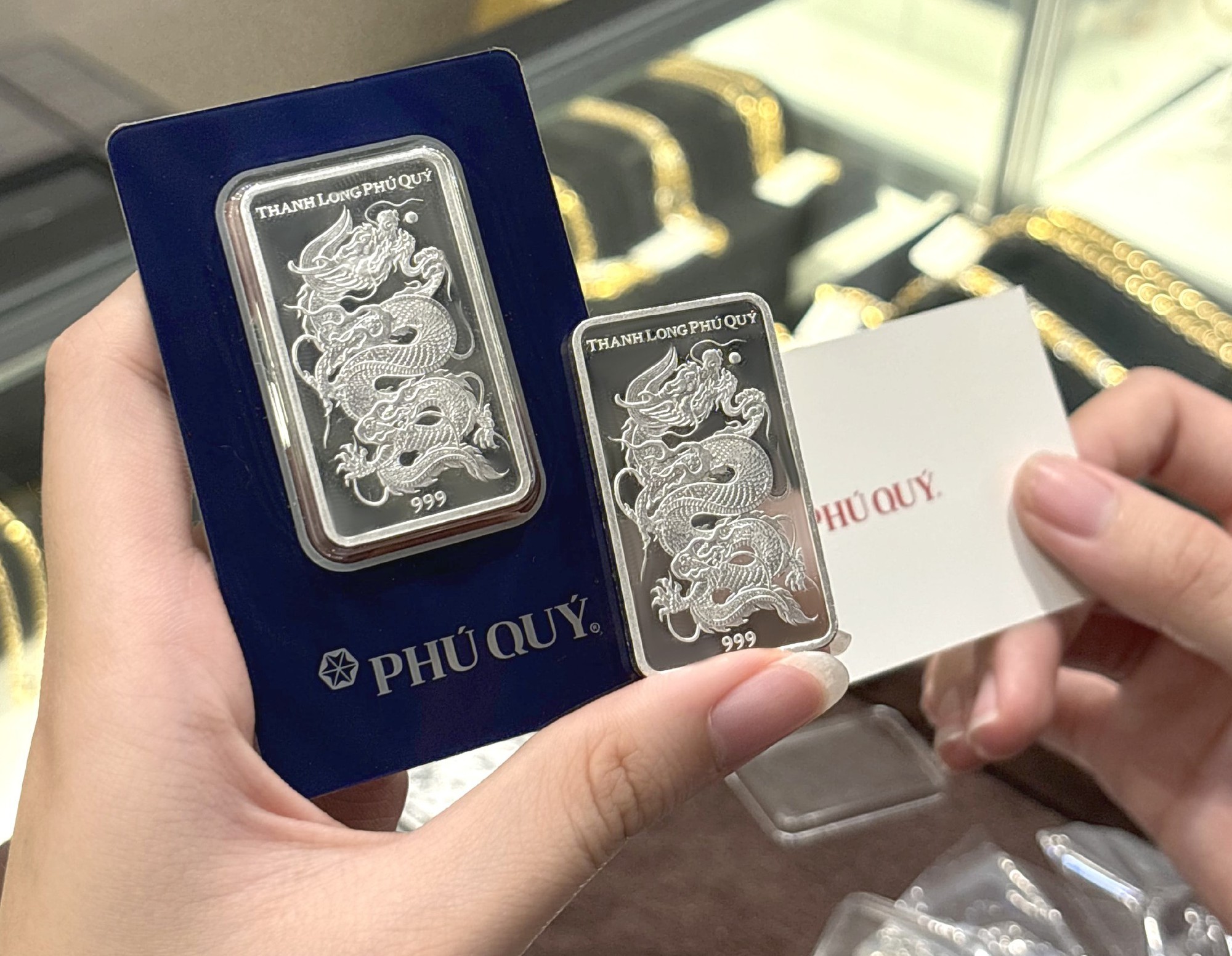 Giá bạc hôm nay neo ở mức cao - Ảnh 1.