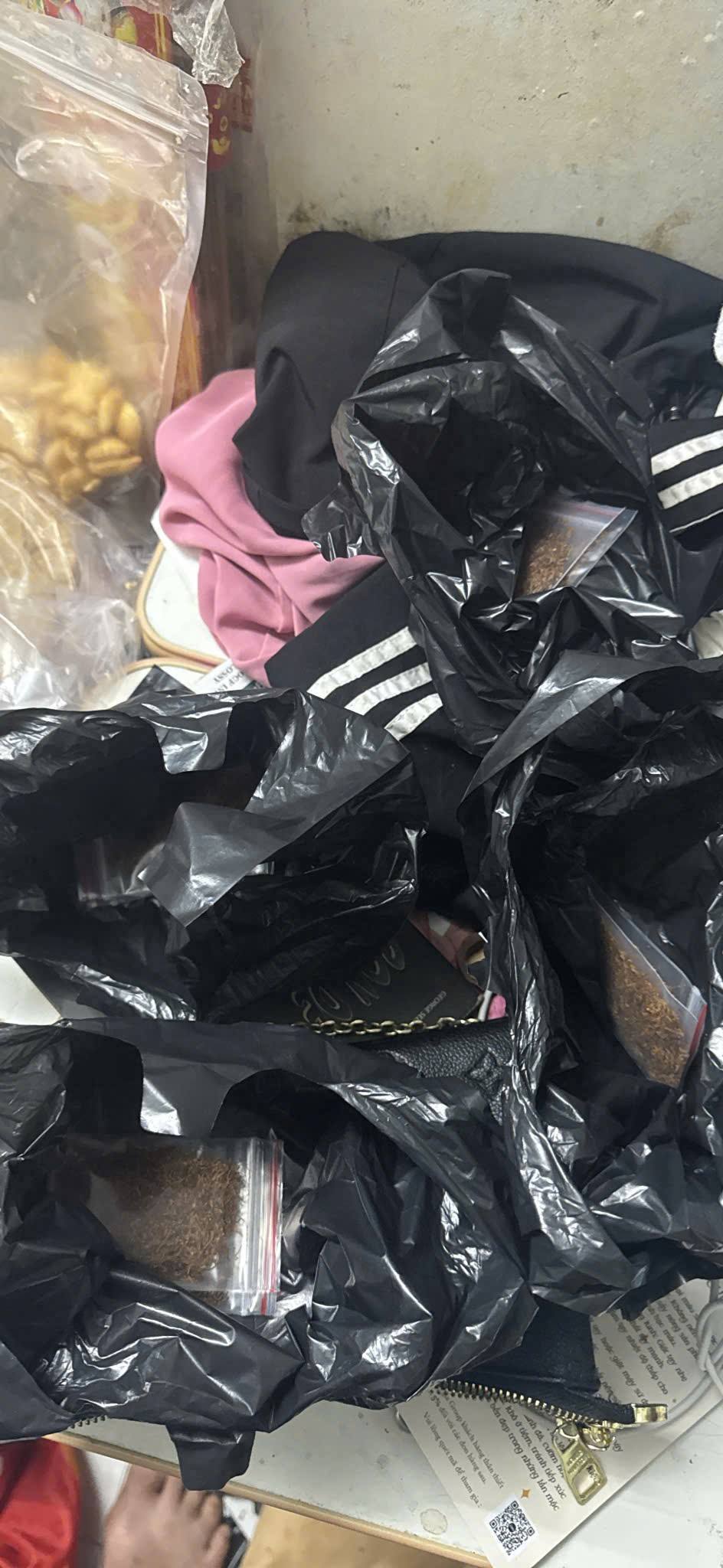 Lệnh giữ người khẩn cấp, khám xét nơi ở Trương Phạm Bình Minh - Ảnh 6.