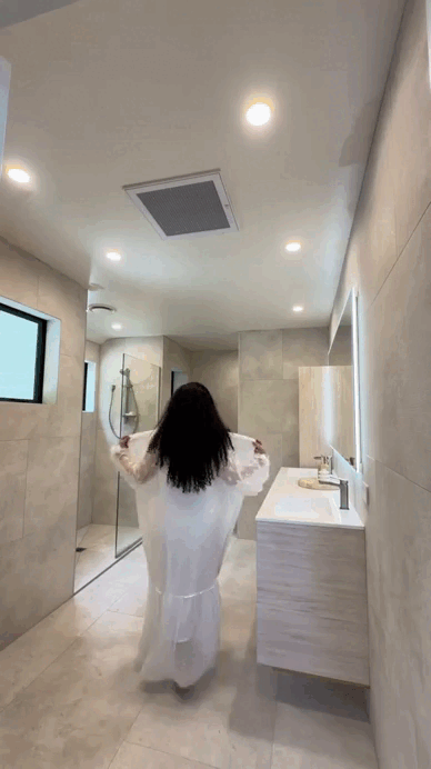 Nữ diễn viên Việt lấy chồng tỷ phú, sống như "bà hoàng", ngủ dậy có 5 hầu gái phục vụ - Ảnh 6.