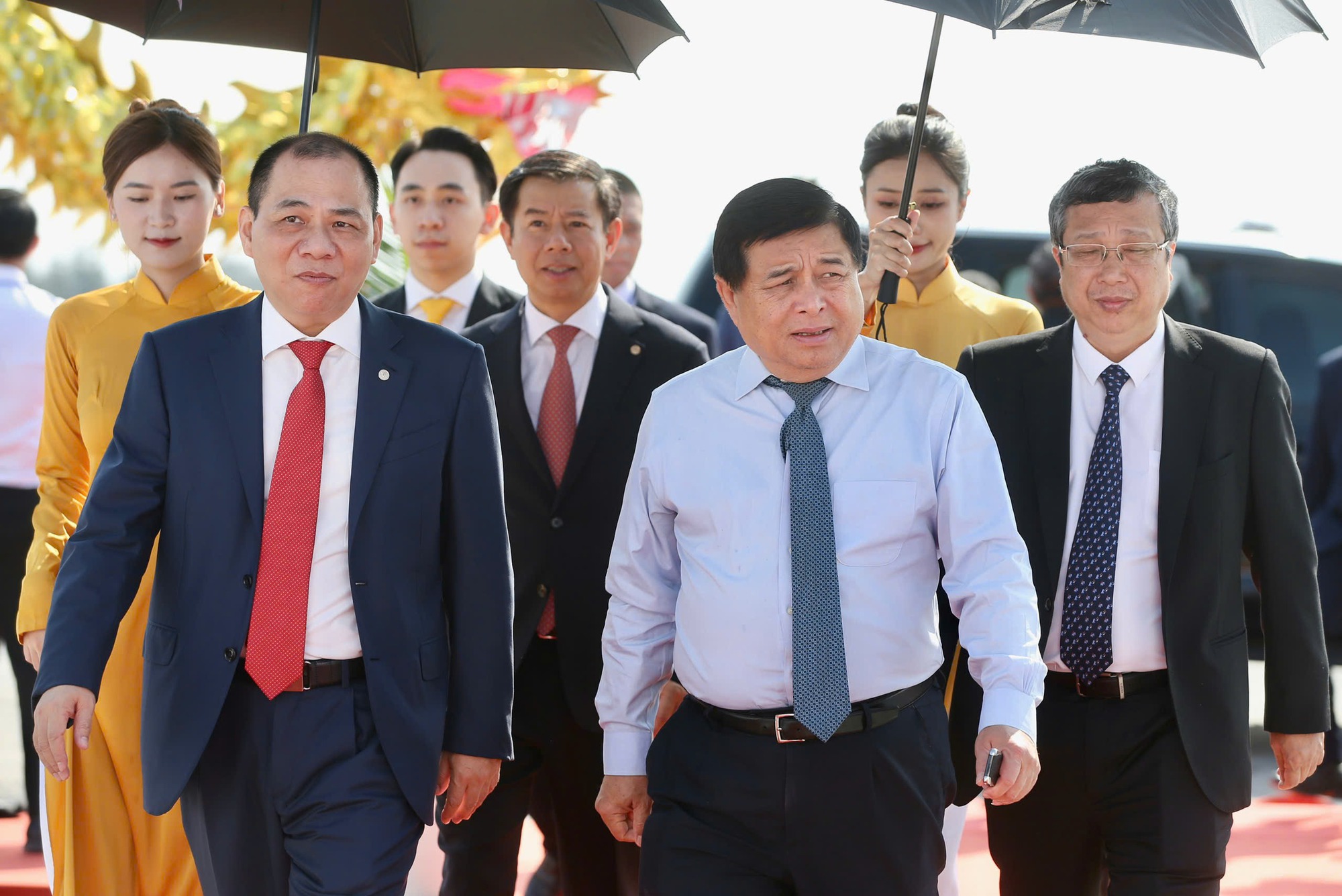 Chưa đầy 20 ngày nữa, Vingroup của tỷ phú Phạm Nhật Vượng sẽ khởi công loạt siêu dự án từ KĐT có vốn khủng nhất lịch sử đến metro, nhà máy thép - Ảnh 1.